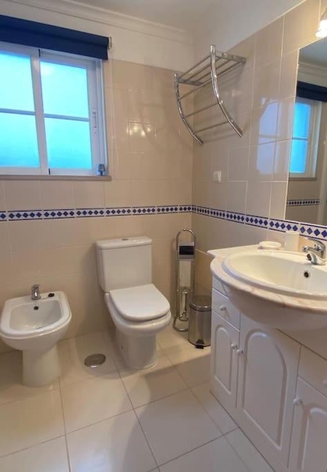 فيلا Casa Na Colina - Moradia Com Piscina تافيرا المظهر الخارجي الصورة