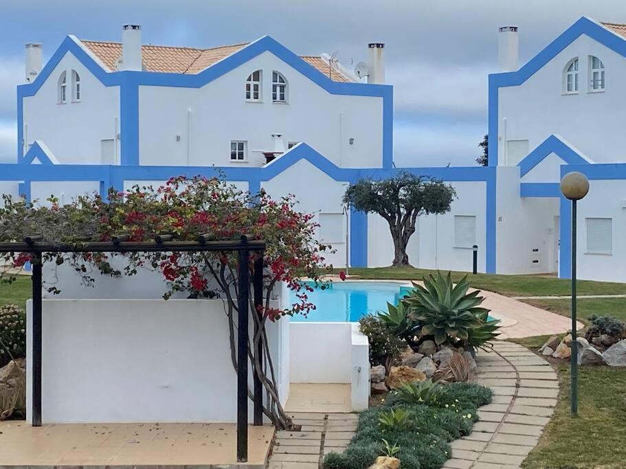 فيلا Casa Na Colina - Moradia Com Piscina تافيرا المظهر الخارجي الصورة